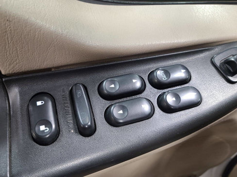 Used 2005 Ford F350 Lariat image 22