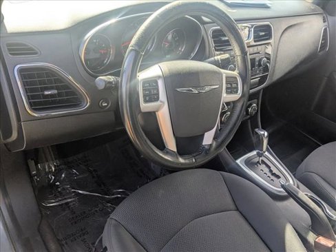 Used 2012 Chrysler 200 Touring image 9