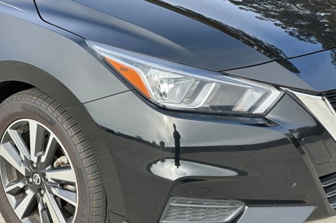 Used 2022 Nissan Versa SV w/ Trunk Package image 10