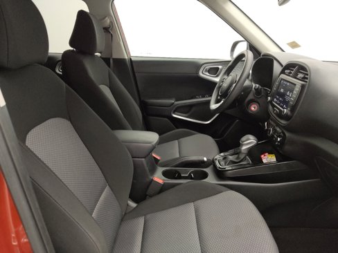 Used 2022 Kia Soul LX image 21
