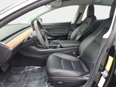 Used 2020 Tesla Model 3 Standard Range image 8