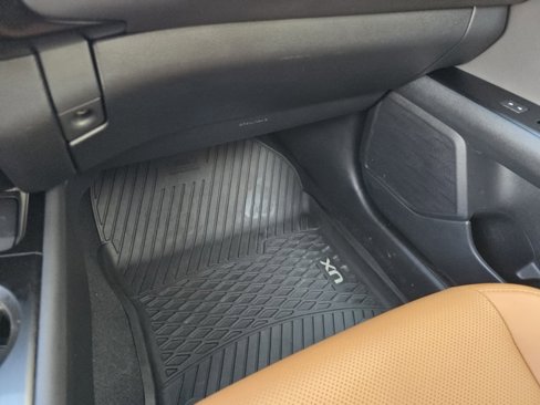 Used 2020 Lexus UX 250h w/ Luxury Package image 43