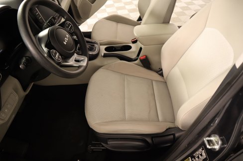 Used 2023 Kia Soul LX w/ LX Technology Package image 10