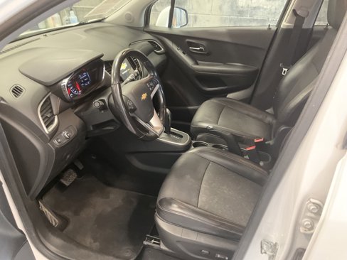 Used 2019 Chevrolet Trax LT w/ LT Convenience Package image 10
