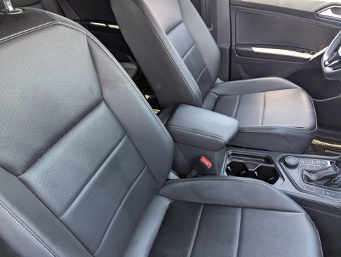 Used 2021 Volkswagen Tiguan SE image 5