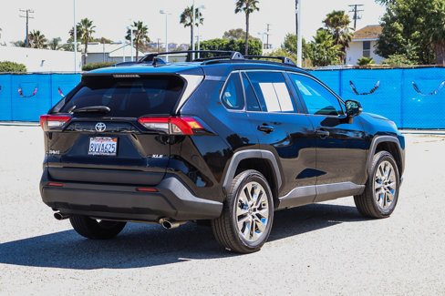 Used 2021 Toyota RAV4 XLE Premium image 9