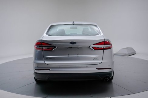Used 2019 Ford Fusion SE image 18