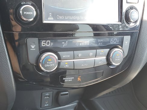 Used 2016 Nissan Rogue SV w/ SV Premium Package image 24