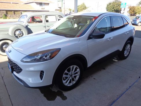 Used 2022 Ford Escape SE image 1