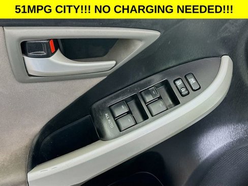 Used 2014 Toyota Prius Plug-In Hybrid image 17