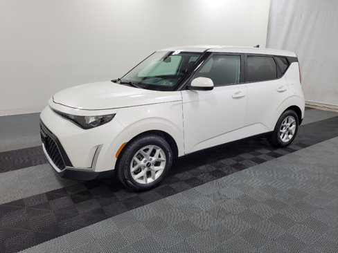 Used 2023 Kia Soul LX w/ LX Technology Package image 2