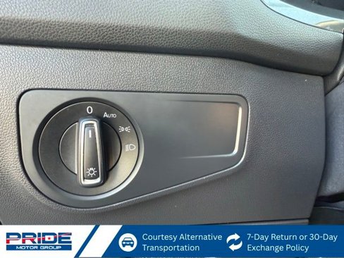 Used 2018 Volkswagen Tiguan SEL image 24