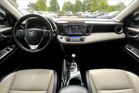 Used 2018 Toyota RAV4 Limited image 15
