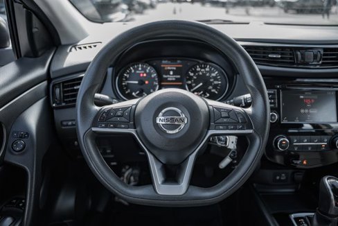 Used 2021 Nissan Rogue Sport S image 25