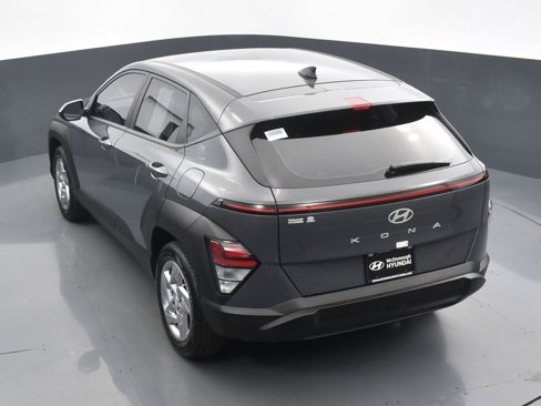Certified 2025 Hyundai Kona SE image 18
