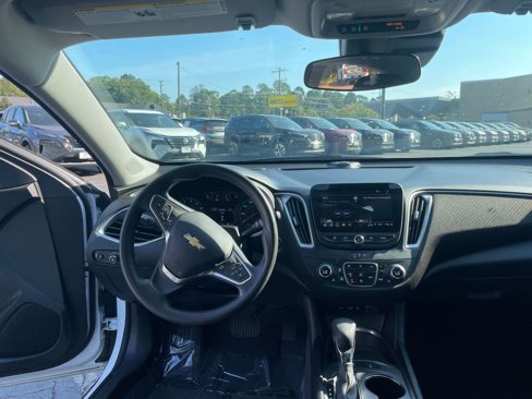 Used 2024 Chevrolet Malibu LT image 30