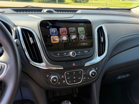 Used 2018 Chevrolet Equinox Premier image 16