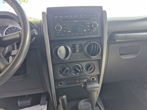 Used 2007 Jeep Wrangler Sahara w/ Dual Top Group image 26