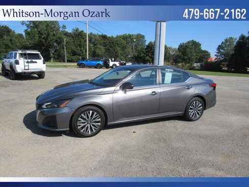 Used 2024 Nissan Altima 2.5 SV image 4
