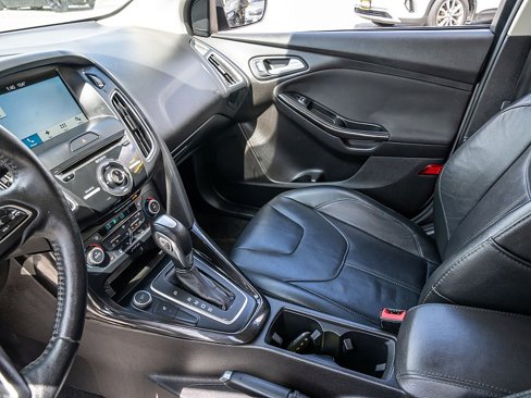 Used 2017 Ford Focus Titanium w/ Titanium Technology Package image 15