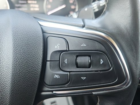 Certified 2023 Buick Envision Essence w/ Sport Touring Package image 31