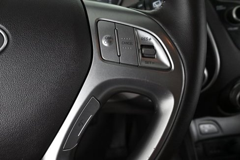 Used 2010 Hyundai Tucson Limited image 5