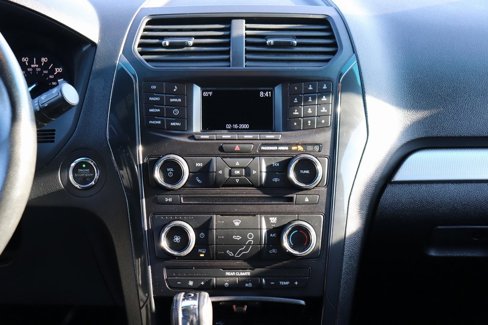 Used 2017 Ford Explorer XLT image 21