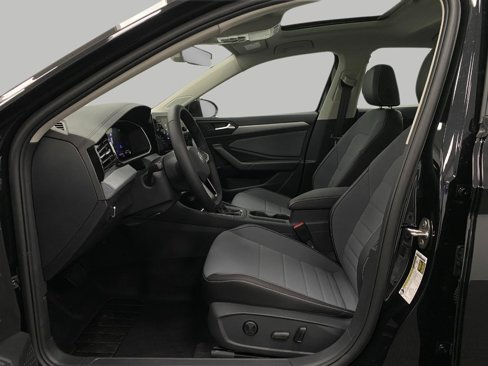 New 2025 Volkswagen Jetta SE image 27