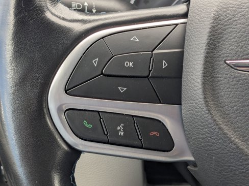 Used 2021 Chrysler Pacifica Touring-L image 19