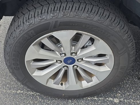 Used 2017 Ford F150 XL w/ Equipment Group 101A Mid image 10