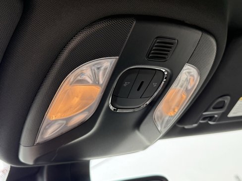 Used 2024 Jeep Compass Latitude image 28
