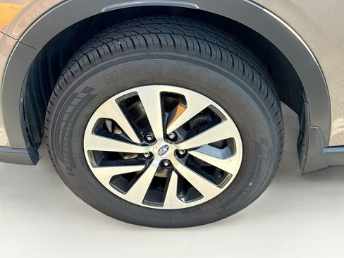 Used 2022 Subaru Outback Premium image 31