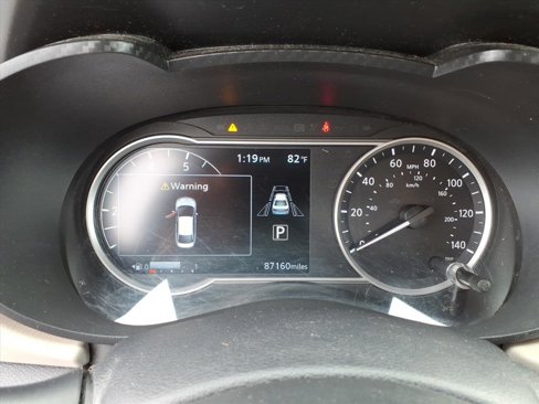 Used 2022 Nissan Versa SV image 9