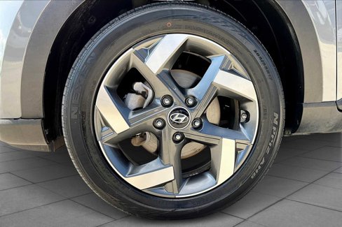 Used 2021 Hyundai Venue SEL w/ Premium Package image 10