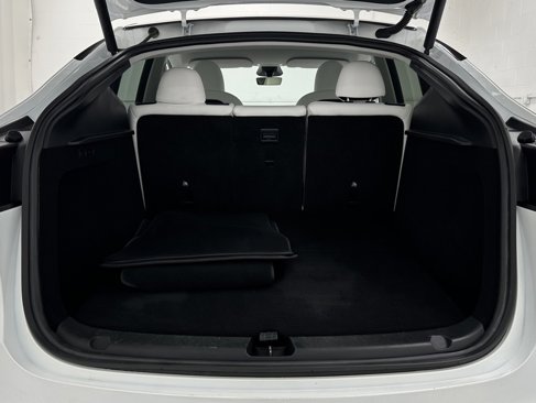 Used 2023 Tesla Model Y Long Range image 40