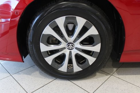 Used 2021 Toyota Prius Prime Limited image 16