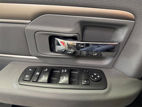 Used 2017 RAM 1500 Classic SLT image 24