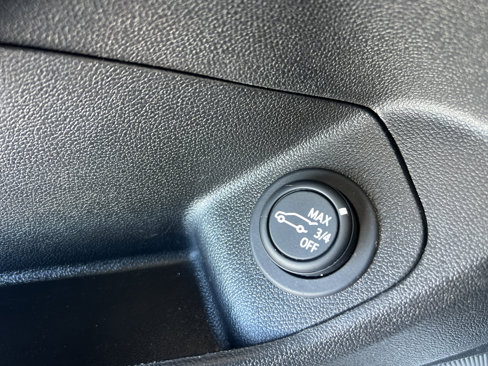 Used 2023 GMC Terrain SLT image 24