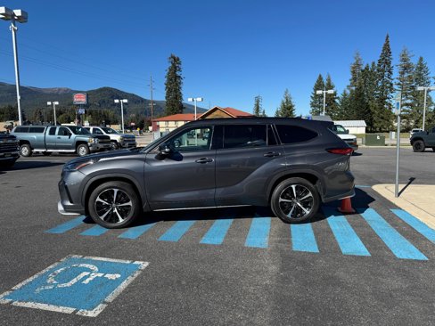 Used 2021 Toyota Highlander XSE image 4