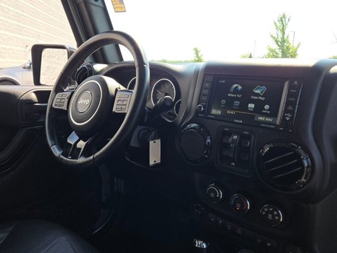 Used 2015 Jeep Wrangler Unlimited Sahara image 7