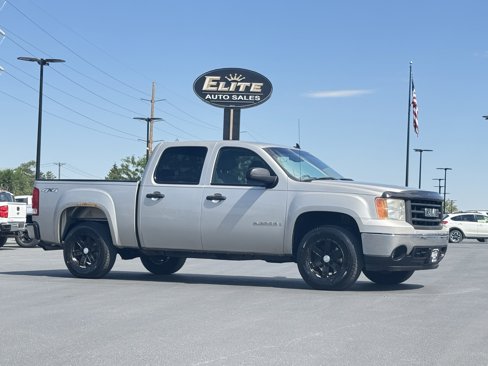 Used 2008 GMC Sierra 1500 SLE w/ Sierra NFL Edition image 1