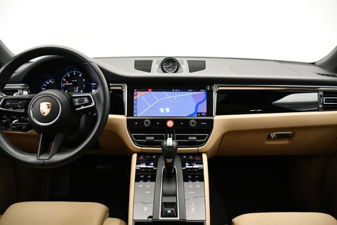 Certified 2023 Porsche Macan image 24
