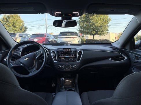 Used 2017 Chevrolet Malibu LT image 21
