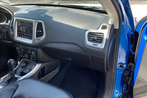 Used 2018 Jeep Compass Latitude w/ Popular Equipment Group image 17
