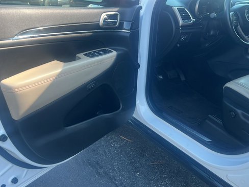 Used 2016 Jeep Grand Cherokee Limited 75th Anniversary image 5