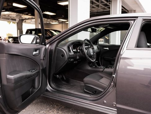 Used 2019 Dodge Charger SXT w/ Blacktop Package image 26