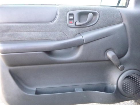 Used 2001 Chevrolet S10 Pickup LS w/ Preferred Equipment Group image 11