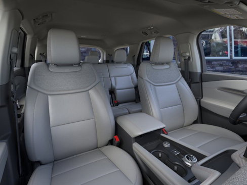 New 2025 Ford Explorer Active image 10