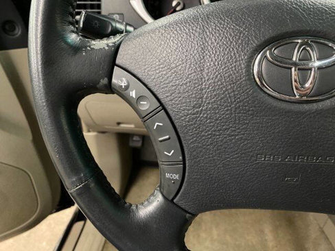 Used 2004 Toyota 4Runner Limited image 23