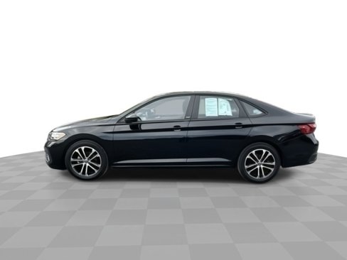 Used 2024 Volkswagen Jetta Sport image 5